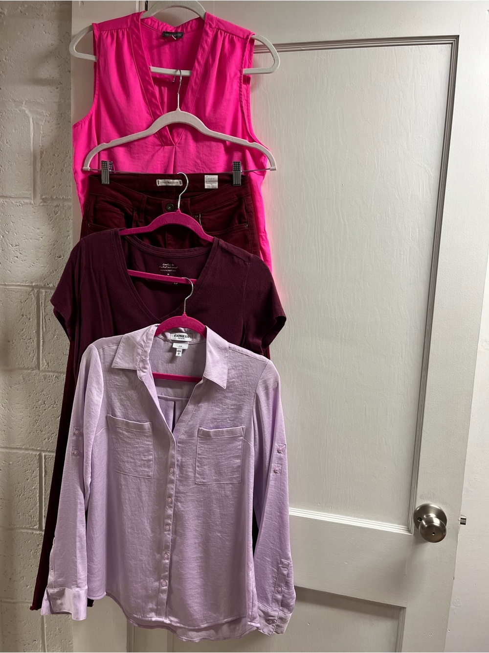 Lot of 4! Tommy Hilfiger Women's Burgundy Skinny Jeans/Express shirt/top/t-shirt